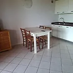 A شقة *